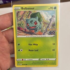 Pokemon Bulbasaur Card - Green and Red